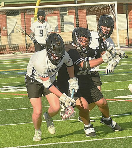 Huskies dominate Panthers
